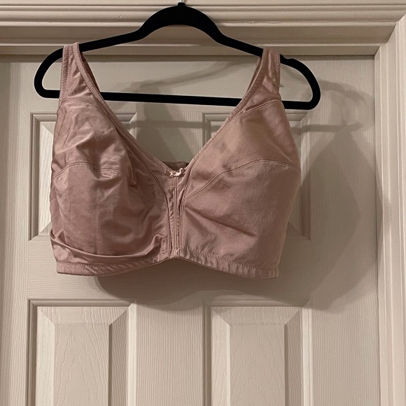Four Comfort Choice plus size bras - Picture 6 of 12